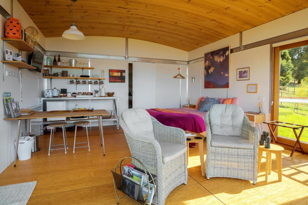 Hobart Hideaway Pods Bed & Breakfast Kingston Exterior photo